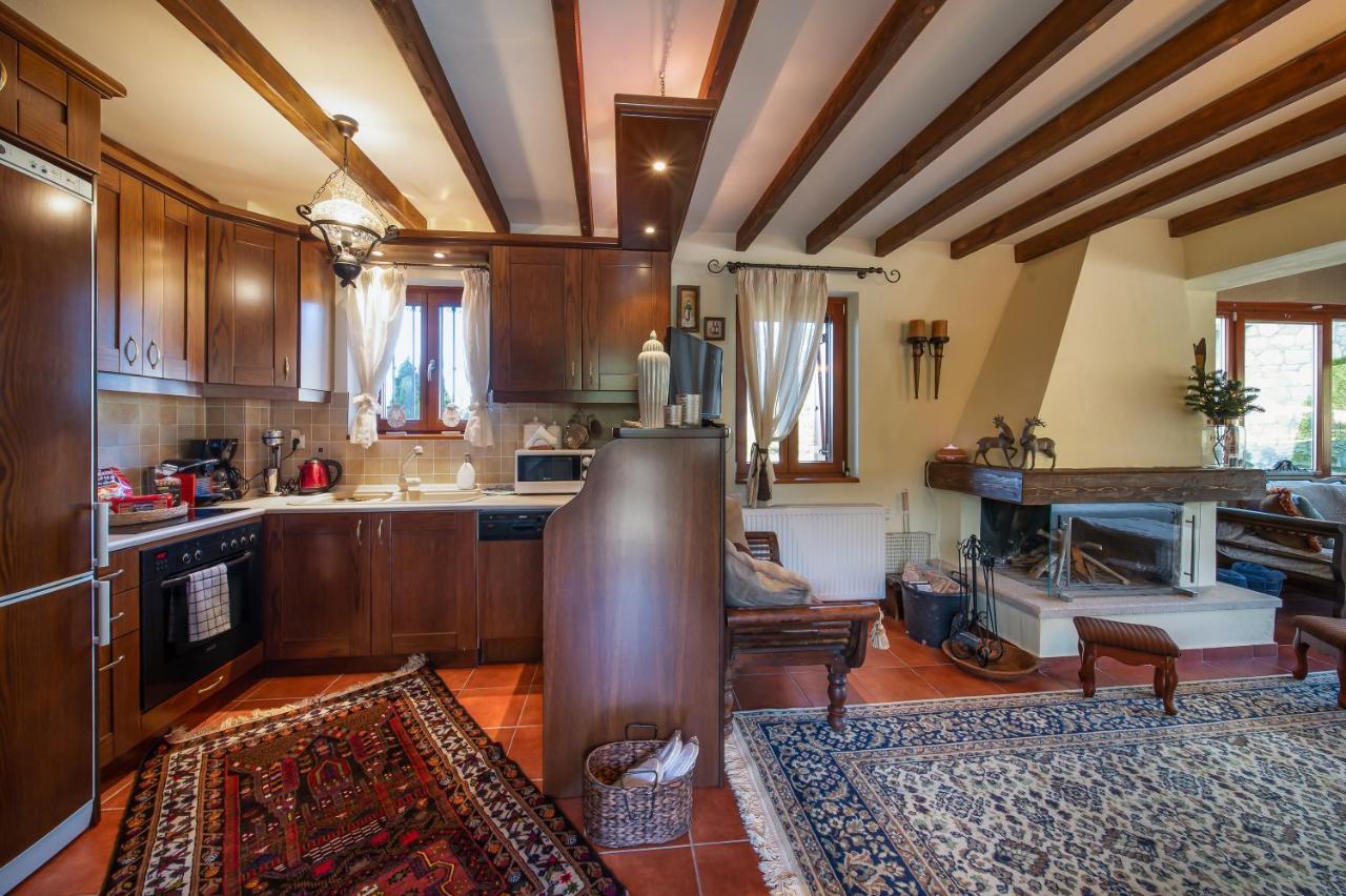 Livadi Cozy Villa Arachova Eksteriør billede